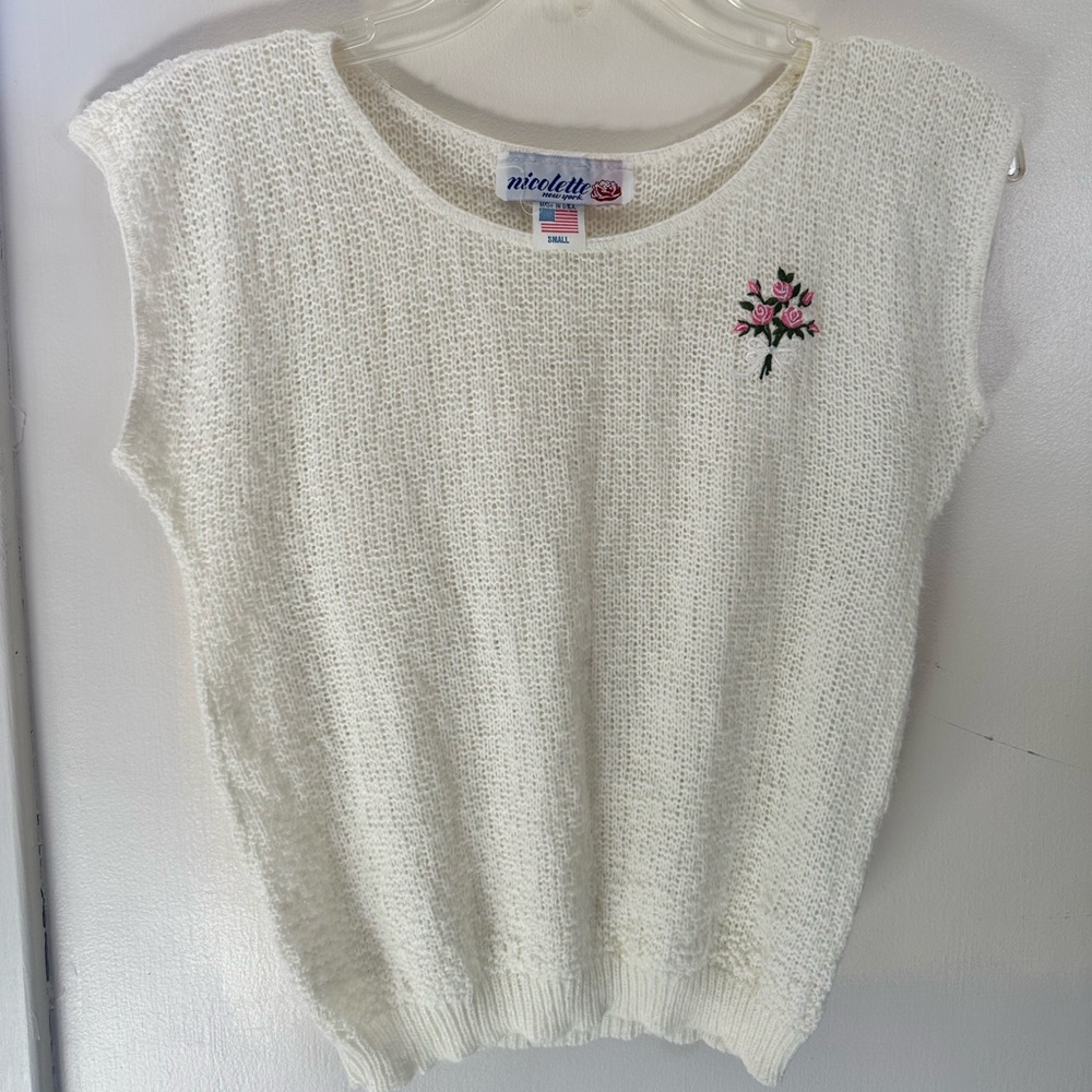 VNTG rose knit top